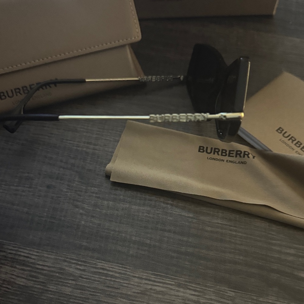Burberry (Authentic) Black Irregular Sunglasses with Tan Case - Picture 3 of 8
